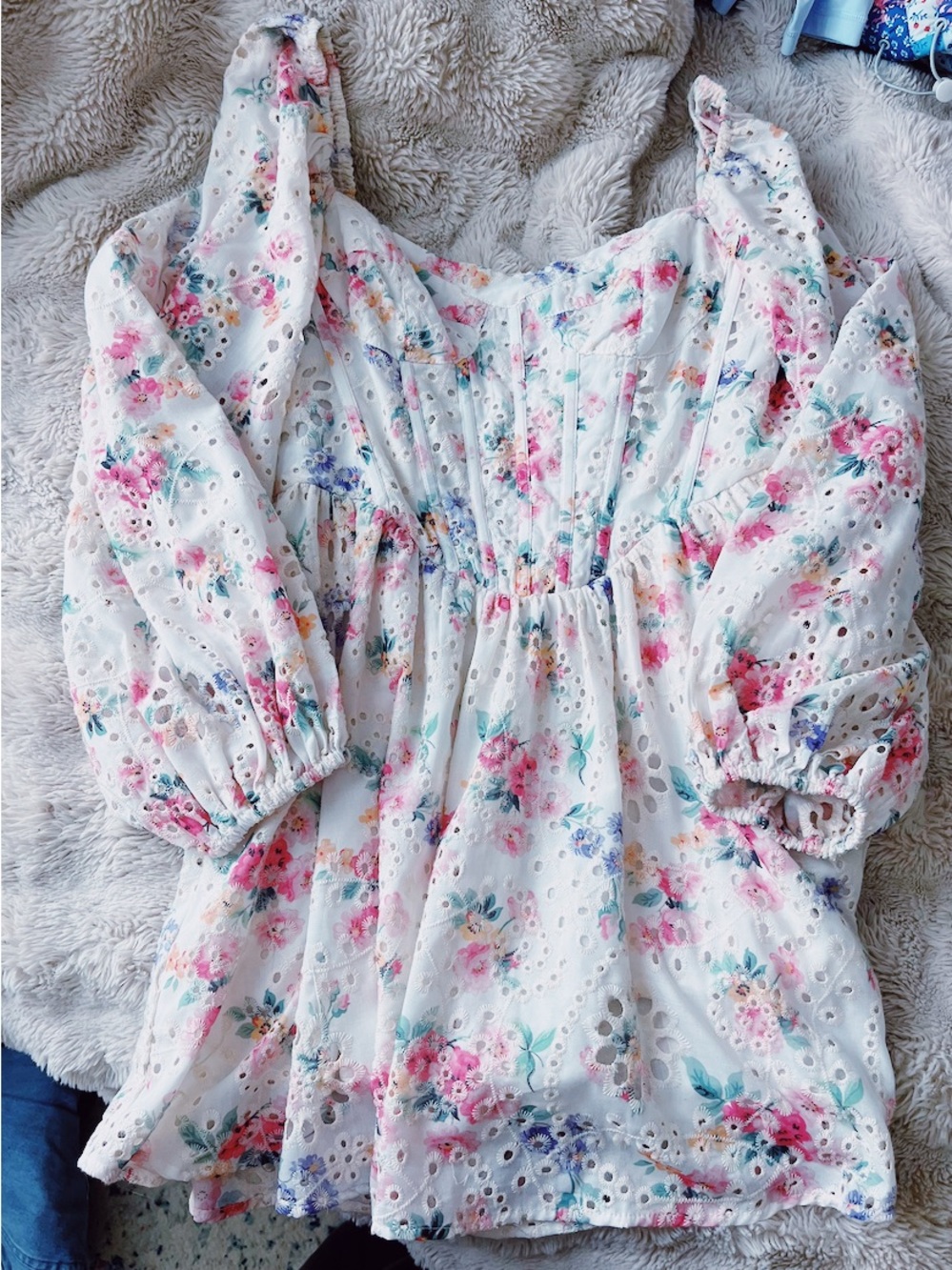 Storia White Floral Eyelet Smocked Peasant Blouse